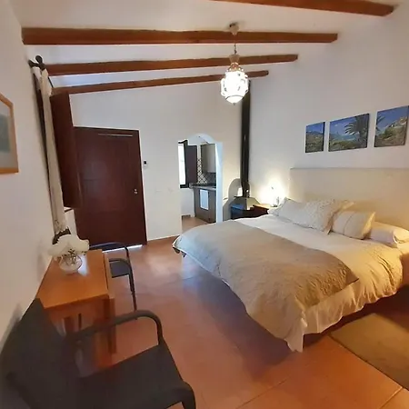 Escuela La Crujia 4* Velez Malaga
