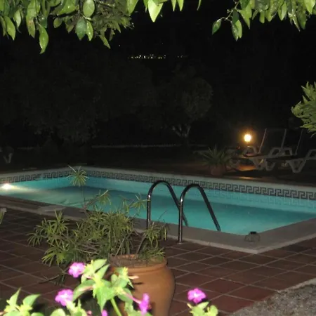 Bed & Breakfast Escuela La Crujia 4*