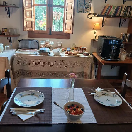 Escuela La Crujia Bed & Breakfast 4*